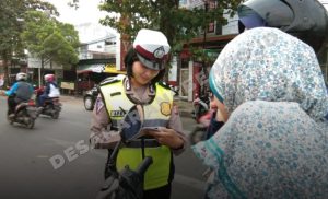Lengkap! Daftar Denda Tilang Tidak Bawa SIM dan STNK Beserta Dasar Hukumnya