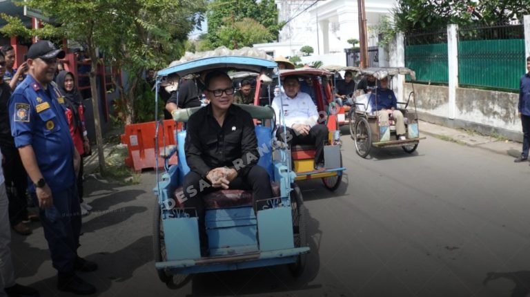 Jumat Tanpa Kendaraan Dinas! Bupati Ipuk dan ASN Banyuwangi Beralih ke Transportasi Publik Demi Ekonomi Lokal