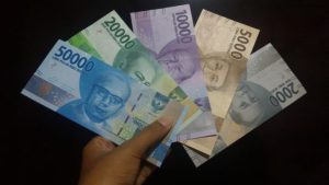 Rupiah Melemah Mencapai Rp16.870 per Dolar Amerika di Pagi Rabu!