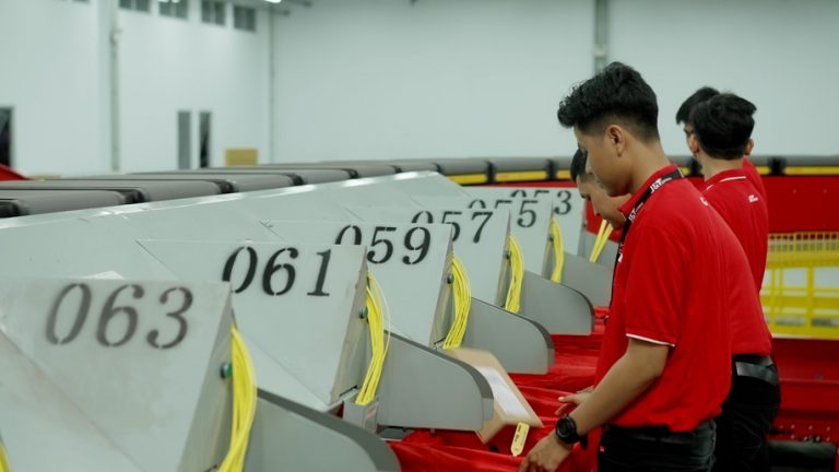 Strategi J&T Express Menjamin Kelancaran Arus Logistik di Musim Puncak Ramadan 2026